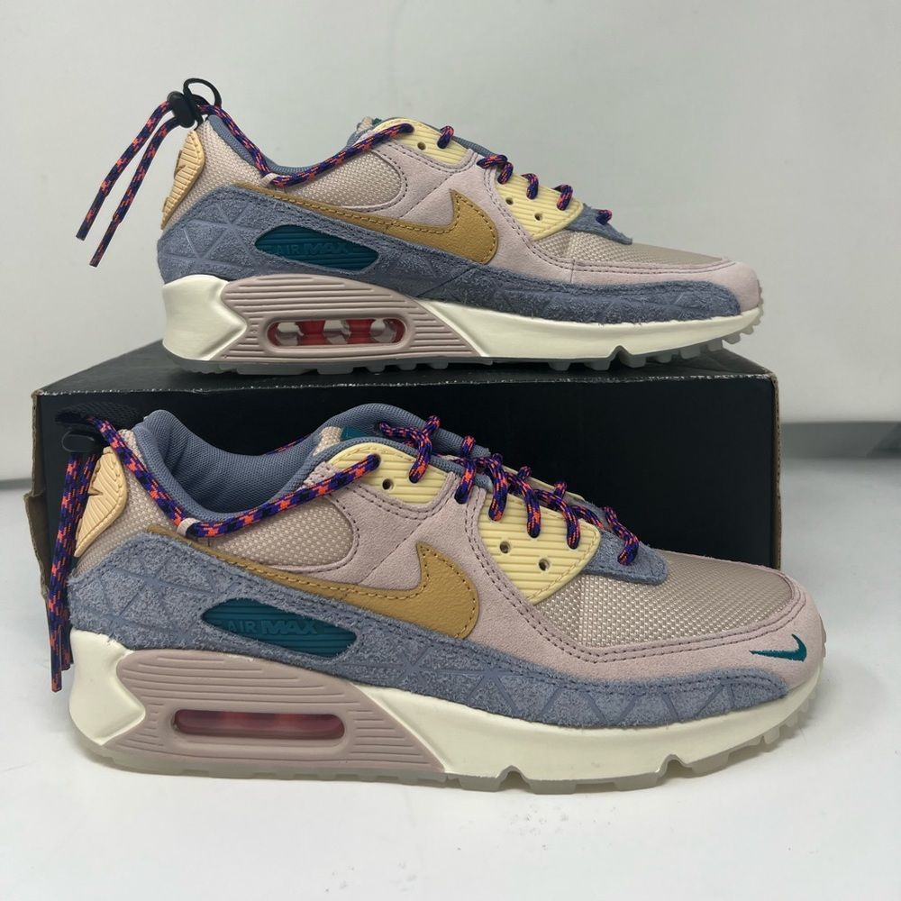 Nike Wmns Air Max 90 SE Fossil Stone Ashen State